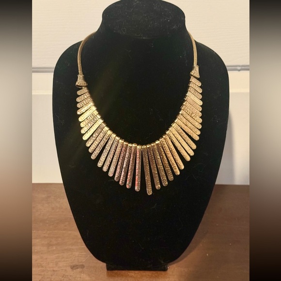 VTG Sunburst Champagne Gold Bib Cleopatra Choker
Hammered Gold Fringe Necklace - Picture 1 of 5